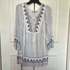 Black and White Patterned Tunic Top